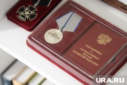 Боец получил медаль «За отвагу» (архивное фото)