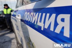 Пенсионерок заставили поджечь полицейский автомобиль