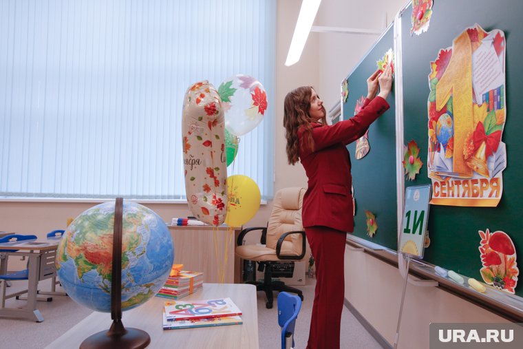 В конкурсе приняли участие 111 учителей из 49 регионов России