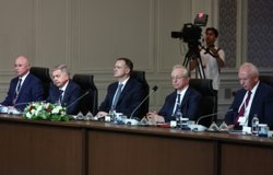 Российская делегация на переговорах с Украиной