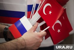 Турция — не просто место, но и возвращение к прошлым договоренностям по Украине, считает политолог