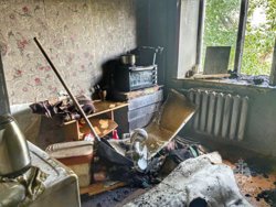 Огонь охватил площадь 16 квадратных метра