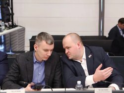 Юрий Скалунов (слева), Алексей Четвернин (справа) и Станислав Новичихин стали инициаторами поправок в законодательство