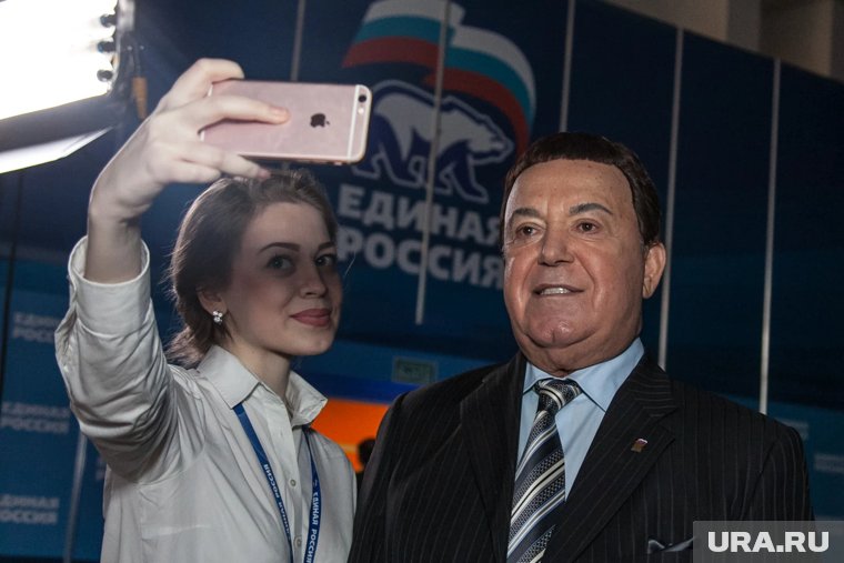 Кобзон попал в Книгу рекордов России как самый титулованный артист