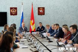 Подобные собрания - возможность получить опыт и задать вопросы министрам, отметил Моисеев