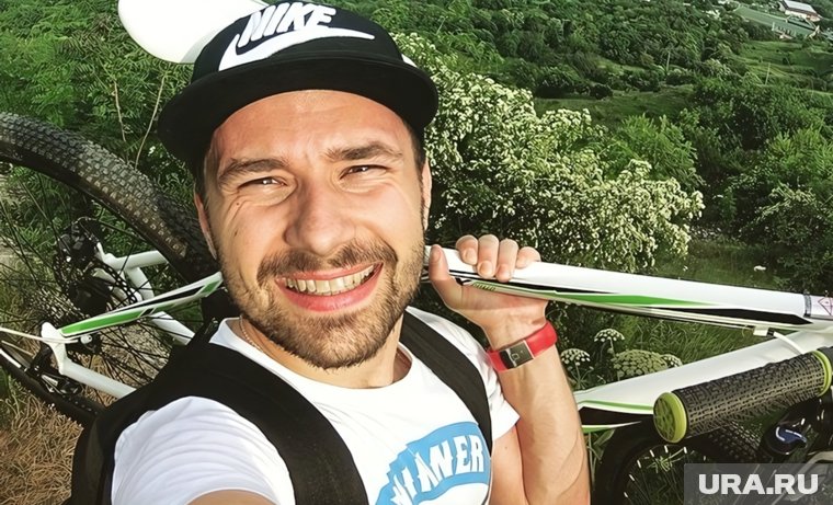 Актер Александр Якин систематически занимается спортом 