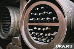 До нового года алкомаркеты распродавали товарные запасы почти по прежним ценам 