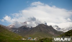 Тело челябинки спасатели подняли с ущелья горы