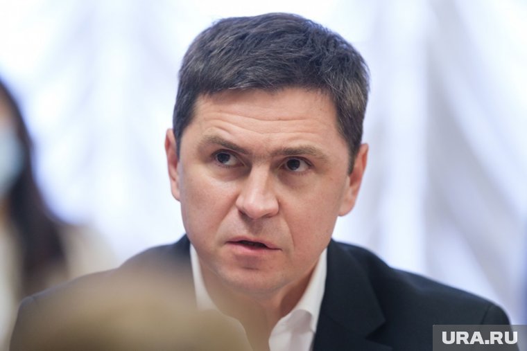 Подоляк считает, что после заключения сделки по недрам Украина сможет говорить с США на равных