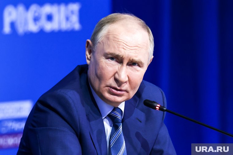 Путин рассказал, что с удивлением видел в некоторых учебниках искажение фактов