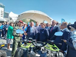 Секретарь Генсовета ЕР Владимир Якушев, губернатор ХМАО Руслан Кухарук и югорские политики дали старт отправке техники на фронт
