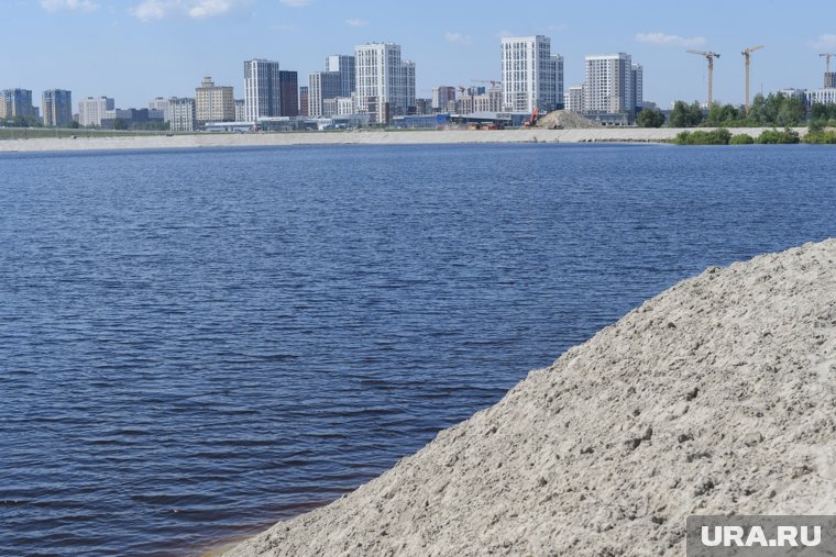 Техническое открытие первого городского пляжа в Тюмени состоялось, несмотря на перенос мероприятий