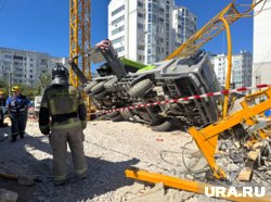 Из-за падения крана в Севастополе погиб человек