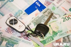 Продажи новых легковых автомобилей в России года снизились