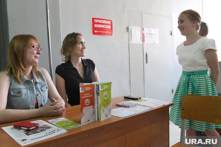 Даже если вуз взял документы на рассмотрение, не факт, что получится поступить даже на платное