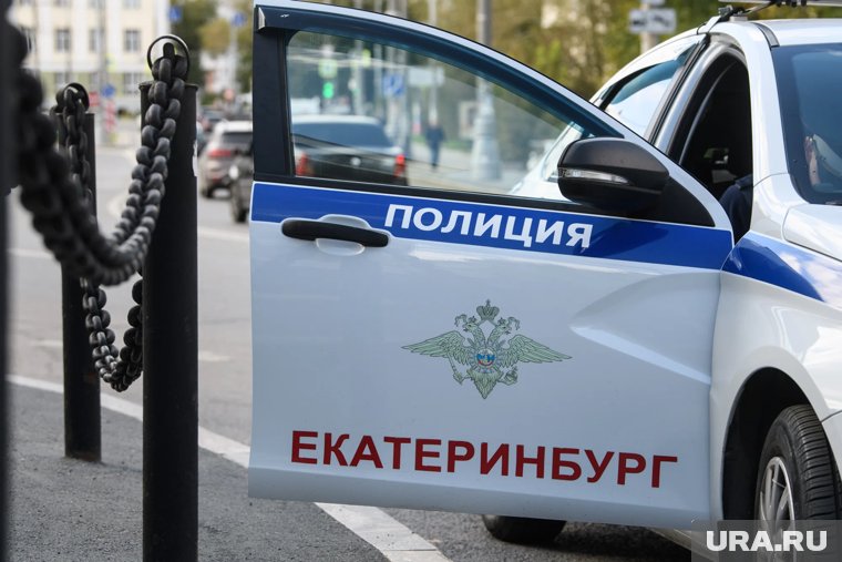 На месте рынка работает полиция