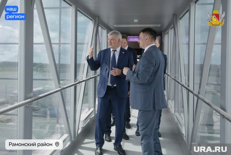 Губернатор Александр Гусев осмотрел новый терминал международного аэропорта Воронеж