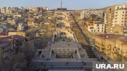 Архиепископа Аджапахяна, которого обвинили в призывах к свержению власти в Армении, увезли силовики