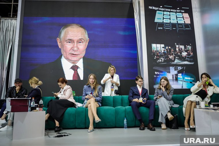 Путин заявил об уходе от разделения оборонной и гражданской промышленности