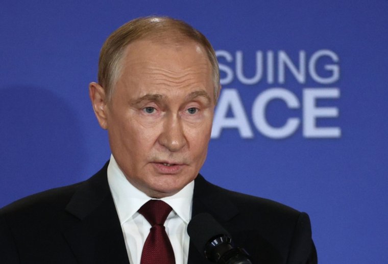 Путин заявил о готовности к конкретным шагам по Украине