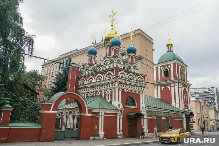 В России немало храмов и церквей, названных в честь праздника Успения Пресвятой Богородицы