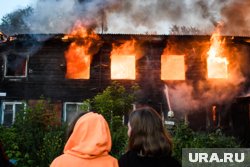 Здание в Тюмени подожгли в рамках пожарно-тактических учений МЧС (архивное фото)