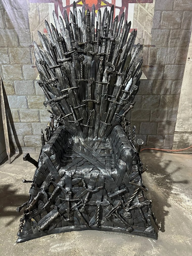 На создание трона ушло почти два года