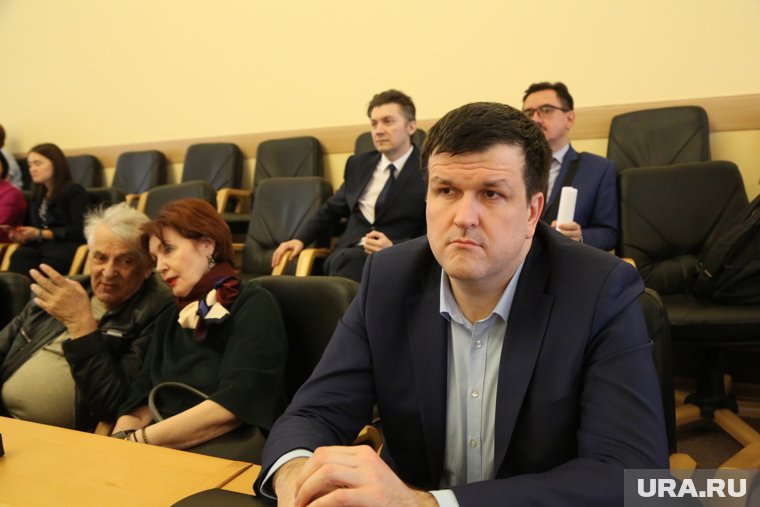 Давление на журналистов недопустимо, отметил Девайкин
