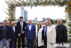 VIP-делегация в фотозоне фестиваля 