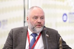В случае запрета с произведениями можно будет ознакомиться в библиотеках , но открытые продажи должны быть прекращены