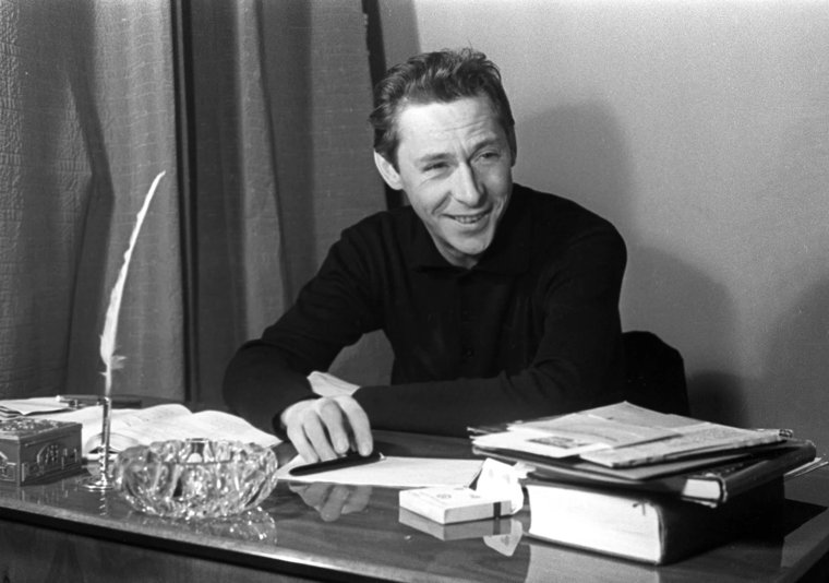 Олег Ефремов создал театр «Современник», в 1956–1970 годах был его художественным руководителем