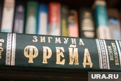 По словам девушки, это нужно из-за нанесения вреда ее психике и угроз о расправе
