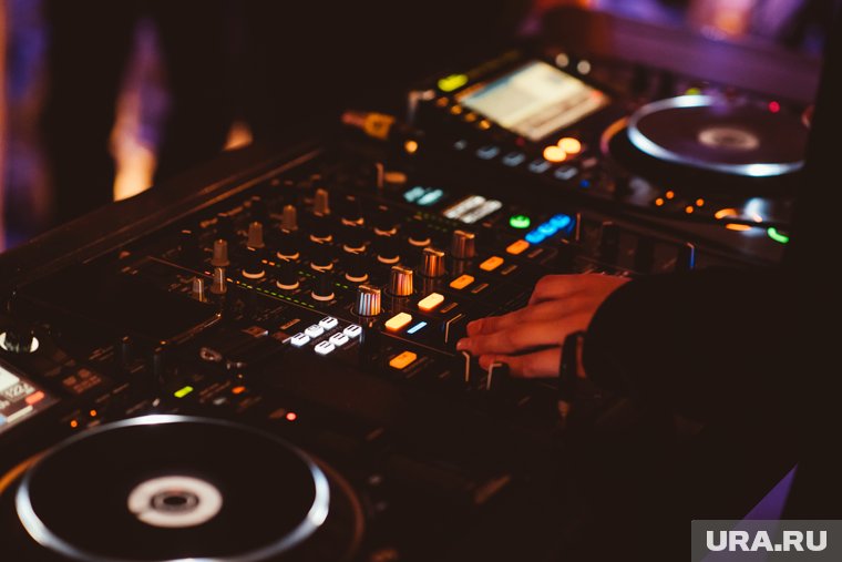 Восемь музыкантов раздадут dj-сеты за пультом