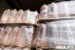 В числе последних поставок — 2160 бутылок питьевой негазированной воды