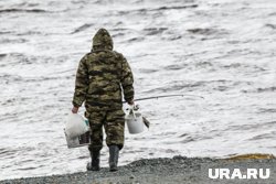 Гыда кормит местное население 