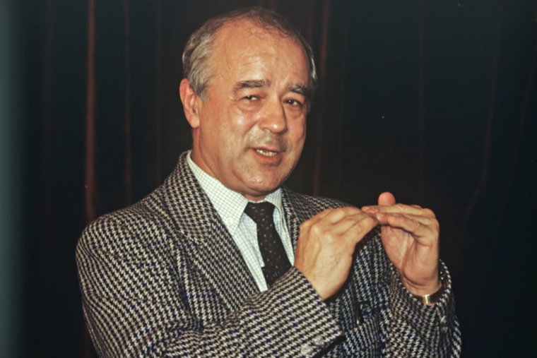 Коротич скончался в возрасте 89 лет, заявил Мироненко