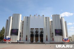 Народный артист Владимир Винокур с новой программой и Театром пародий выступит в курганской филармонии