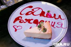 В некоторых заведениях можно заказать праздничный фуршет