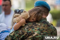 Дети военнослужащих получают ежемесячные социальные выплаты от государства