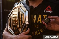 Экс-чемпиона UFC дисквалифицировали на 18 месяцев