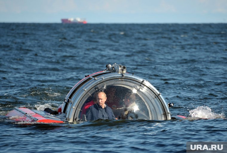Именно Путин поделил Россию на федеральные округа с полпредами