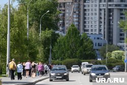 Пенсионер решил, что среди машин безопаснее, чем среди подростков (архивное фото) 