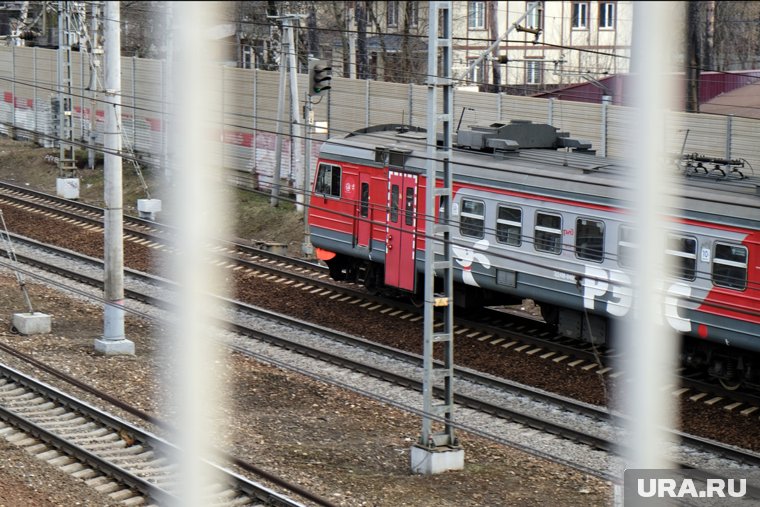 Состав приехал в Екатеринбург из Каменска-Уральского почти на два час позже