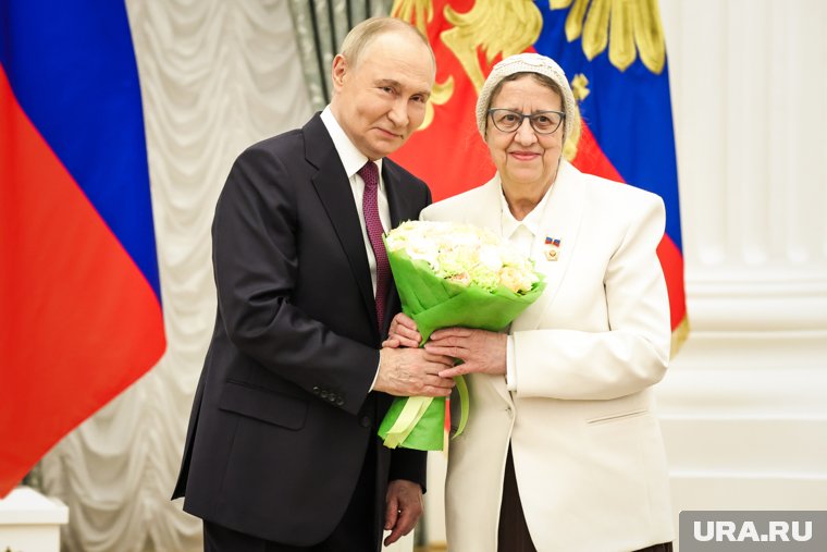 К матерям, а тем более к многодетным, у Владимира Путина особое теплое отношение