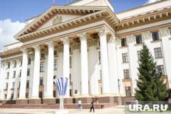 Сейчас молодежной политикой занят областной департамент общественных связей и коммуникаций