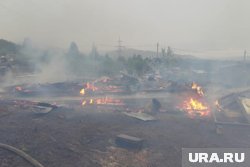 В пожаре сгорели четыре жертвы нападавшего и он сам