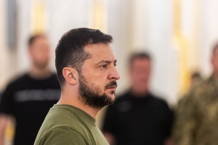 Зеленскому придется «проглотить горькую таблетку» территориальных уступок, считает Инглиш
