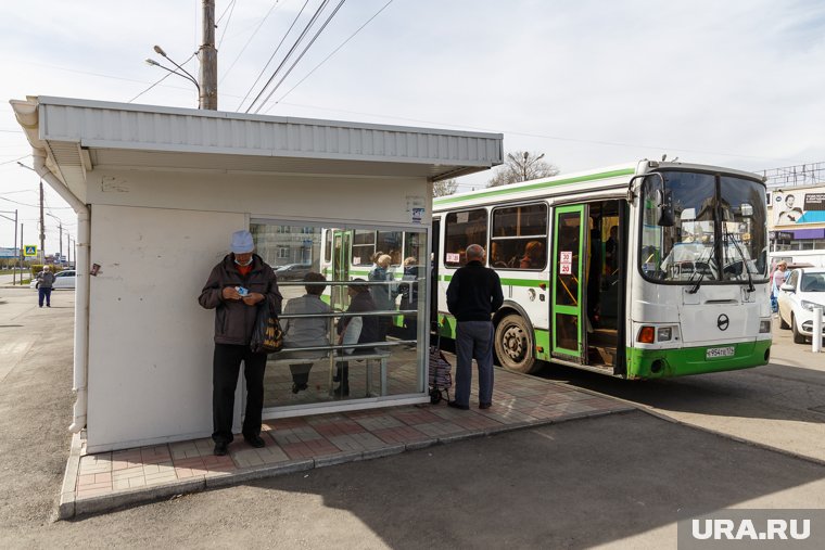 Автобус ходит семь раз в день