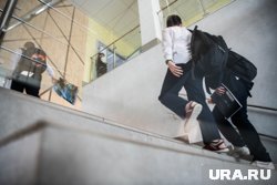 Ребенок оступился, когда поднимался наверх