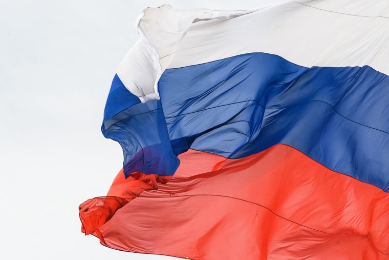 ВС РФ водрузили на здание в освобожденной Заре триколор